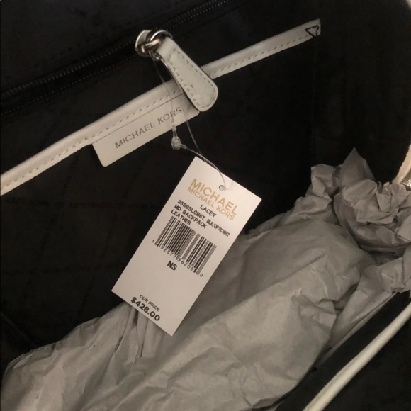 New medium Backpack only 😍 - Picture 3 of 5